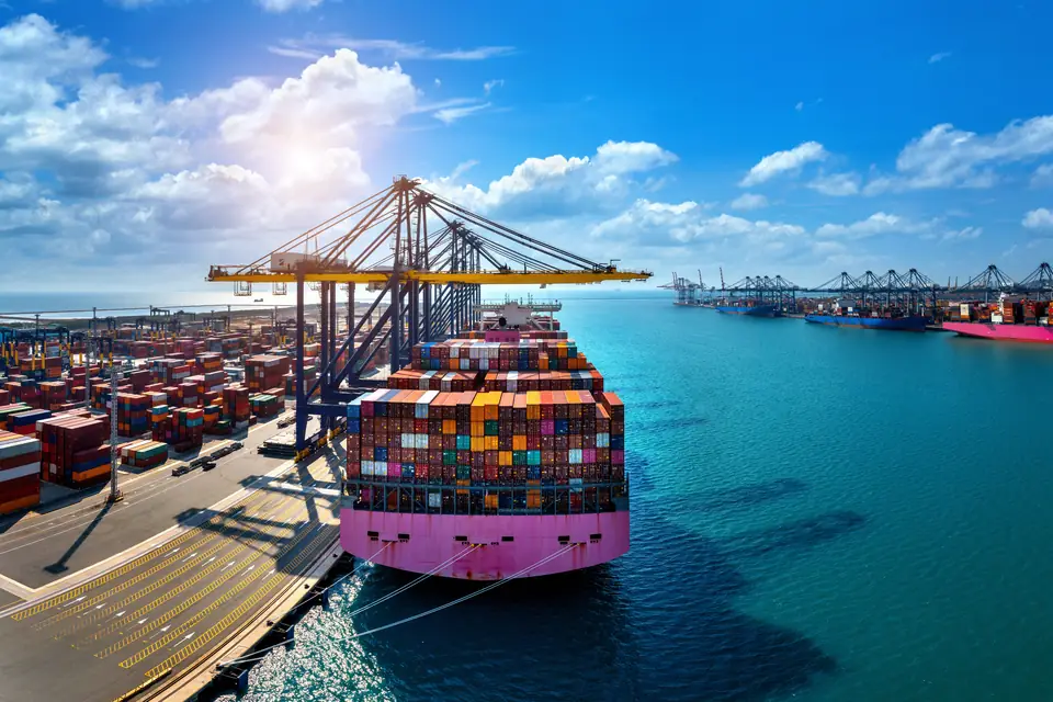 International shipping and cargo port